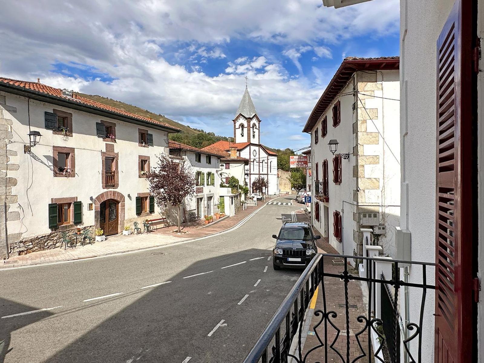 Отель Etxeale Valcarlos Экстерьер фото
